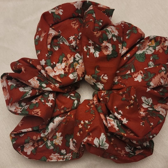 Giant scrunchies! 2 for 25$ - Picture 3 of 5